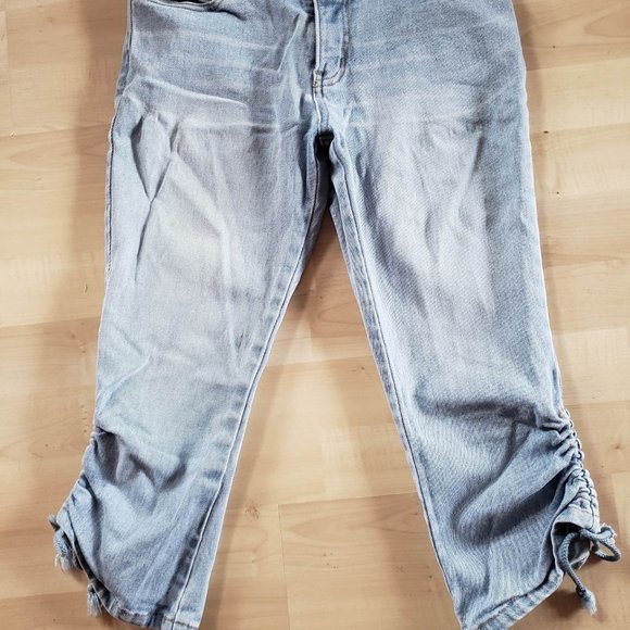 SUPER CUTE Japanese denim Capri Jeans, light wash size 61cm (24"-26") - Picture 4 of 8